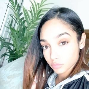 Meet your Posher, Kiah